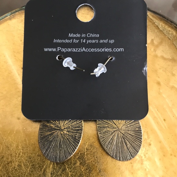 Bronze tone oval shape dangle earrings BoHo chic - Picture 3 of 3